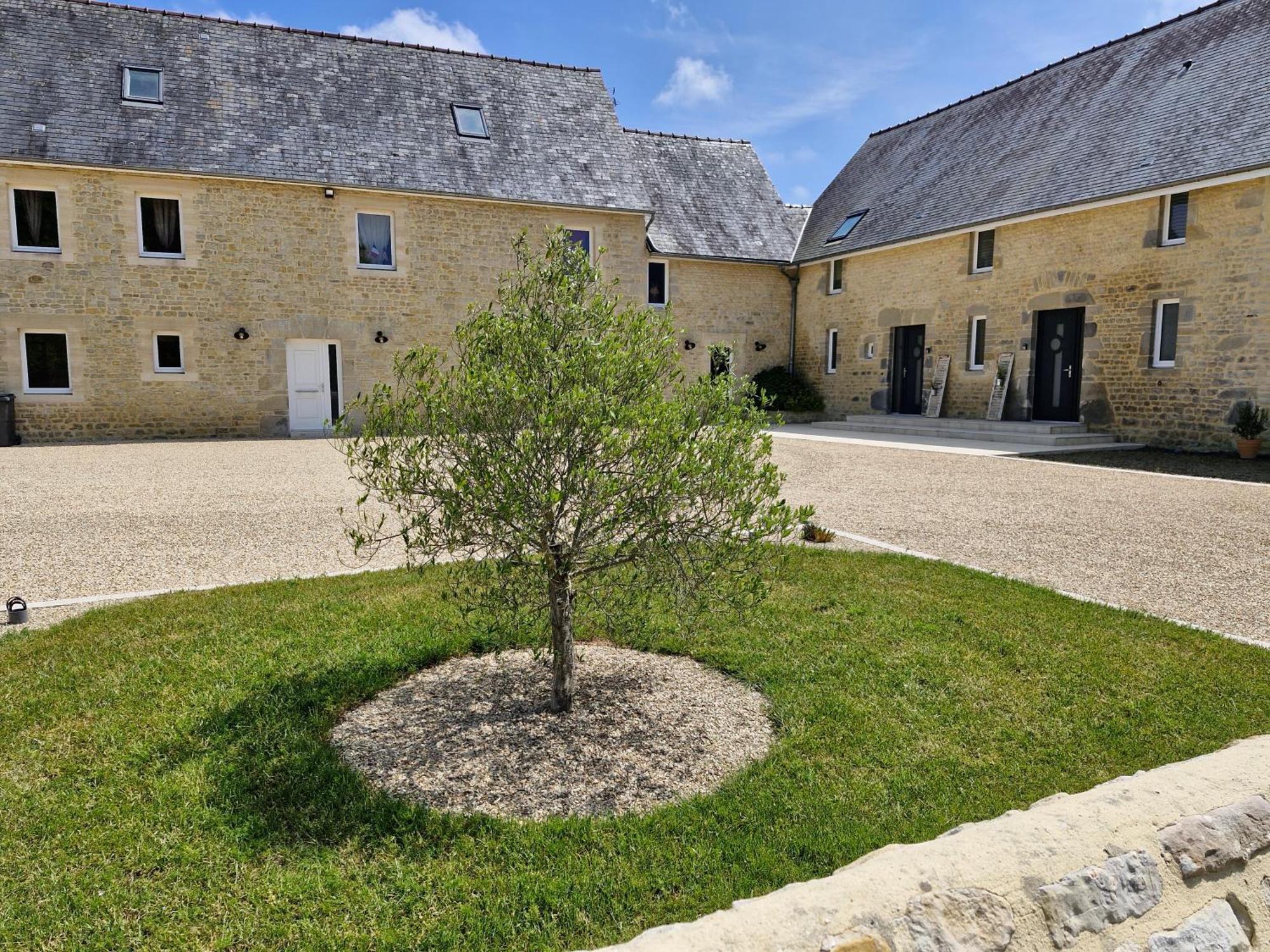 Les Gites Du Val Mandeville-en-Bessin Bagian luar foto